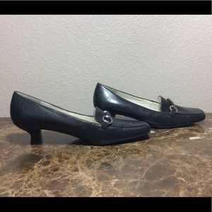 Nickels Soft T-Miranda Black Kitten Heel Pump